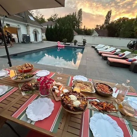 Villa Private Avec Piscine Domaine Golf Open For 10 Guests Lamorlaye